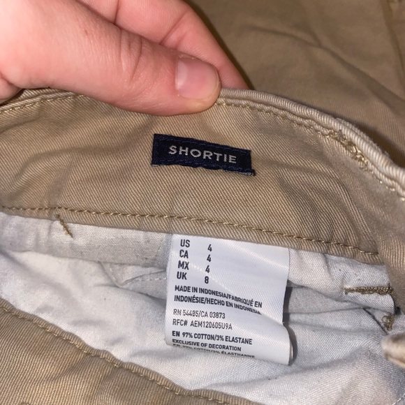American Eagle khaki beige shorts low rise shortie 4 - Picture 2 of 3